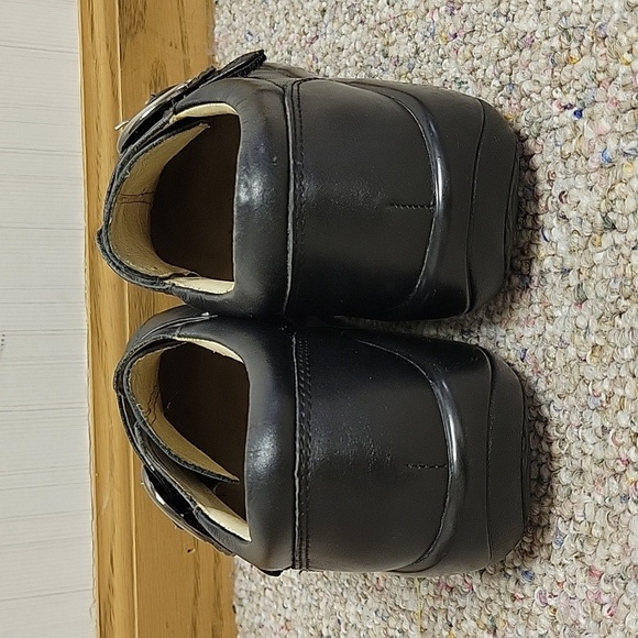 Allegria, woman Black Leather Khloe Slip-On Shoes with Buckle Sz 38. (US 7.5-8) - Picture 3 of 10